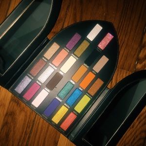 Kat Von D saint and sinner limited edition palette